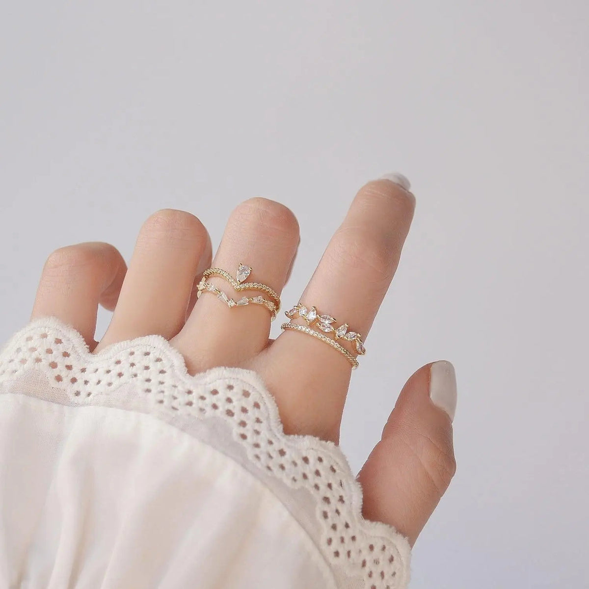 Adjustable Zirconia Ring in Gold