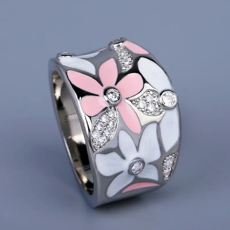 Vintage Silver Ring with Daisy